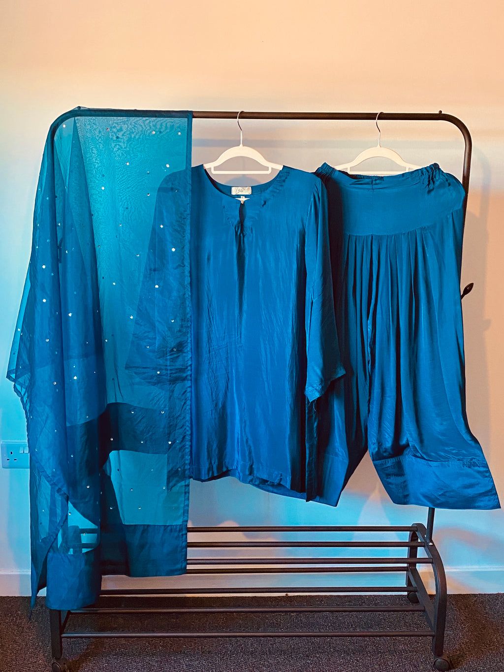 “Laareha” | Farshi Ensemble with Organza Dupatta