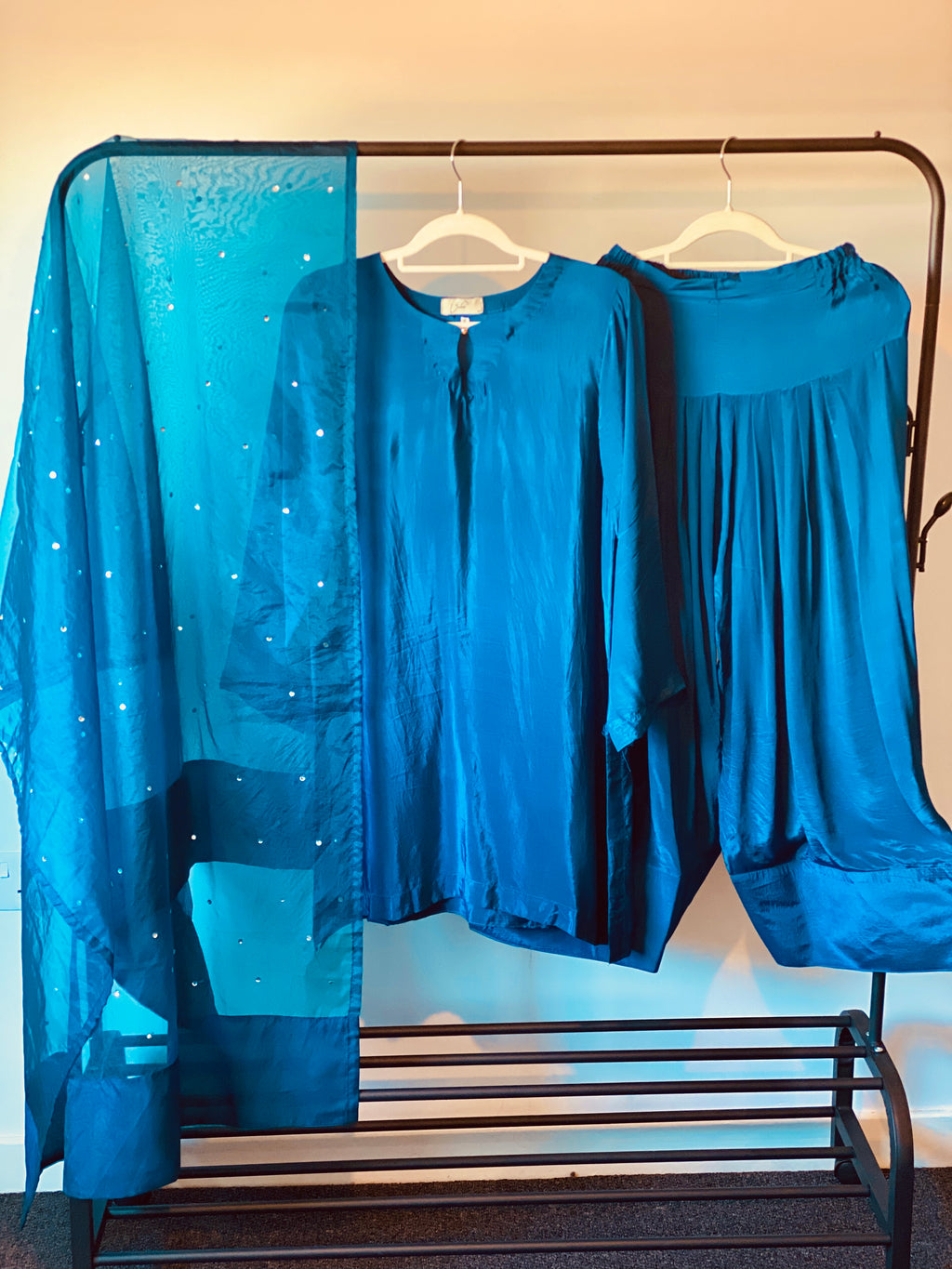 “Laareha” | Farshi Ensemble with Organza Dupatta